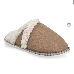 GAAHUU Women’s faux wool & shearling closed too slippers size Large(9-10)